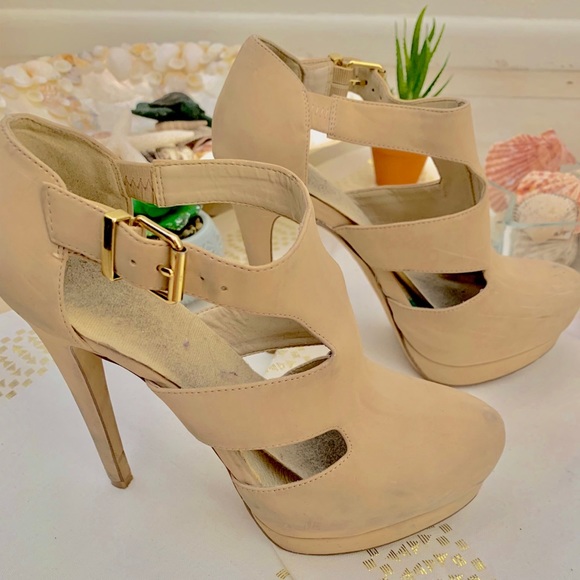 Tan Aldo heels Size. 7 - Picture 2 of 4